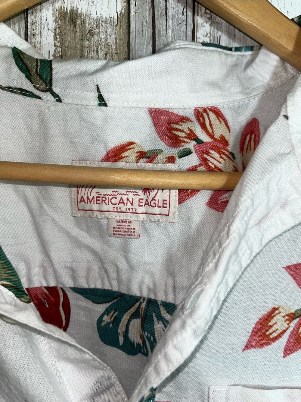 American Eagle Tropical Floral Button Up Shirt Mens Cotton Linen Hawaiian Summer - Picture 6 of 7